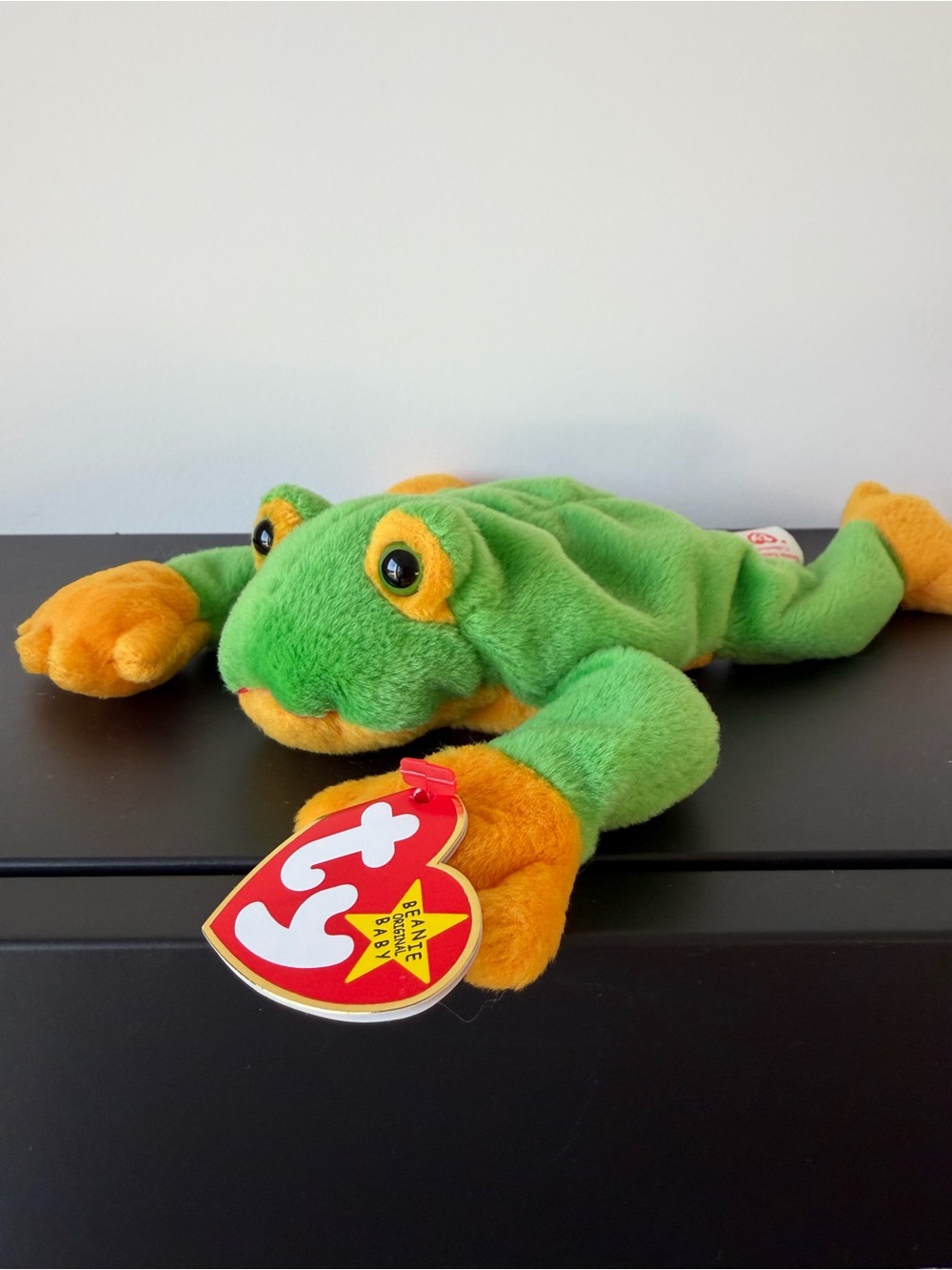 Retired 1997 TY Beanie Baby Smoochy the Frog